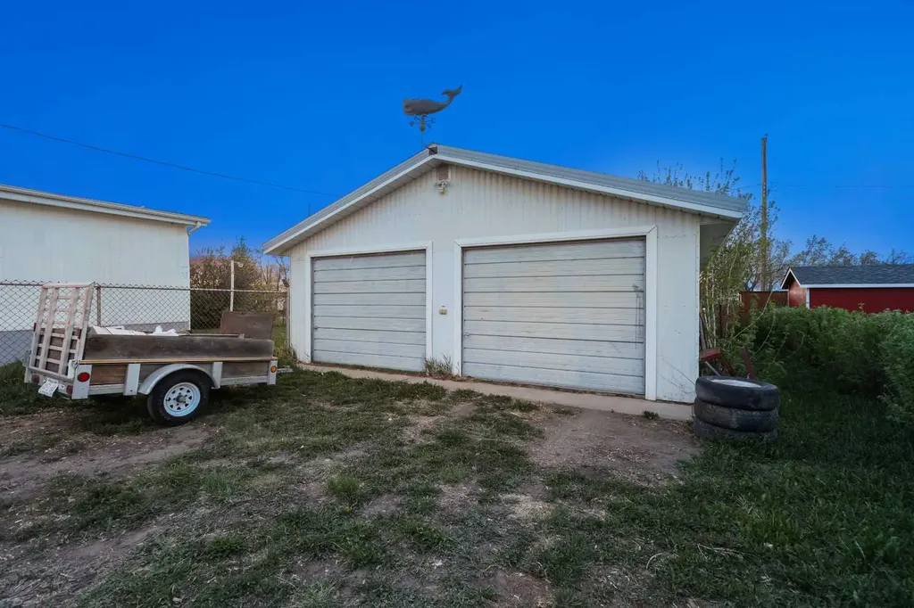 603 Alberta Avenue Carmangay AB T0L 0N0