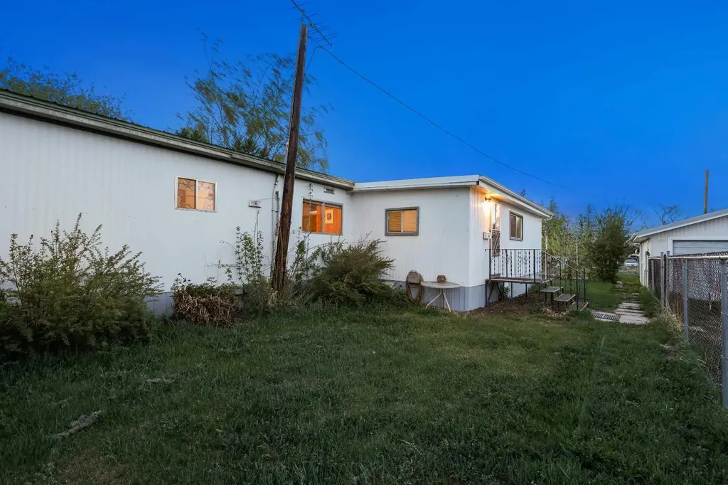 603 Alberta Avenue Carmangay AB T0L 0N0