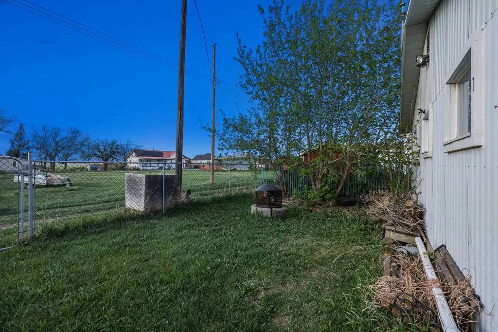 603 Alberta Avenue Carmangay AB T0L 0N0