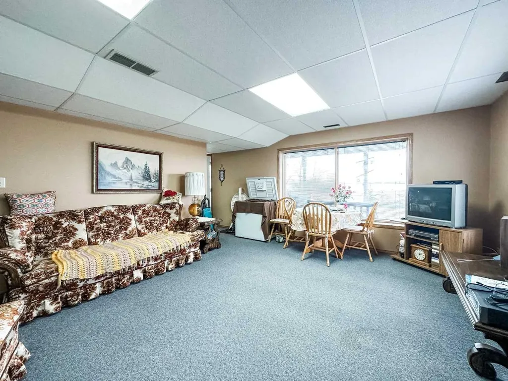 41 Sands Street Rochon Sands AB T0C 3B0