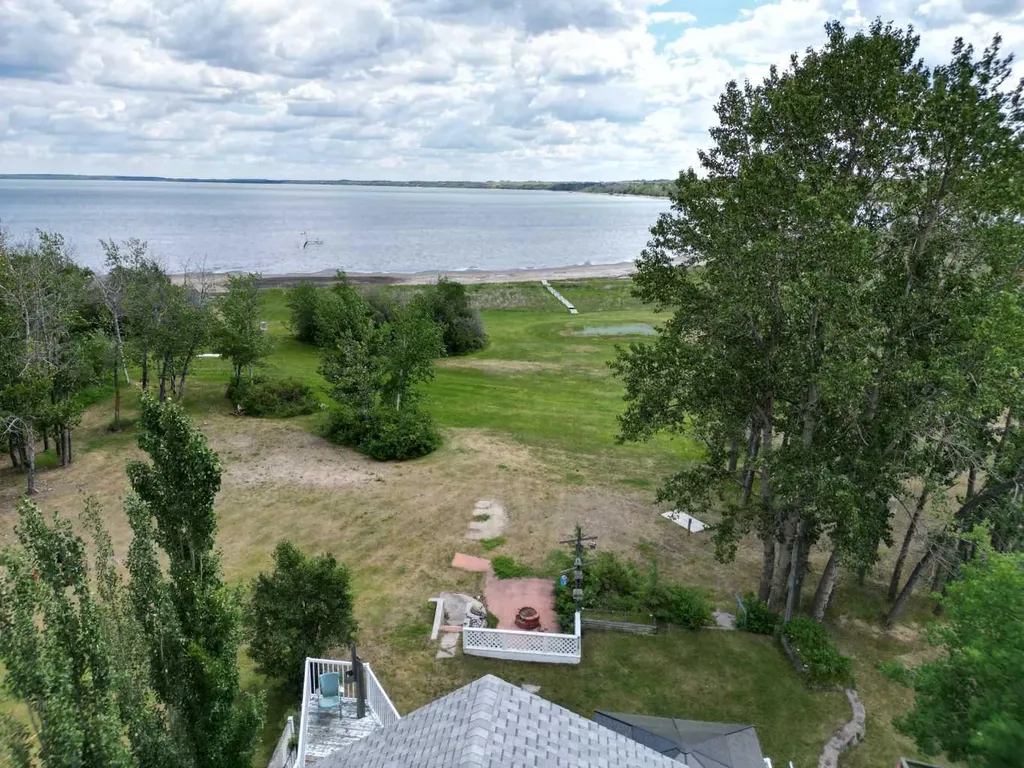 41 Sands Street Rochon Sands AB T0C 3B0