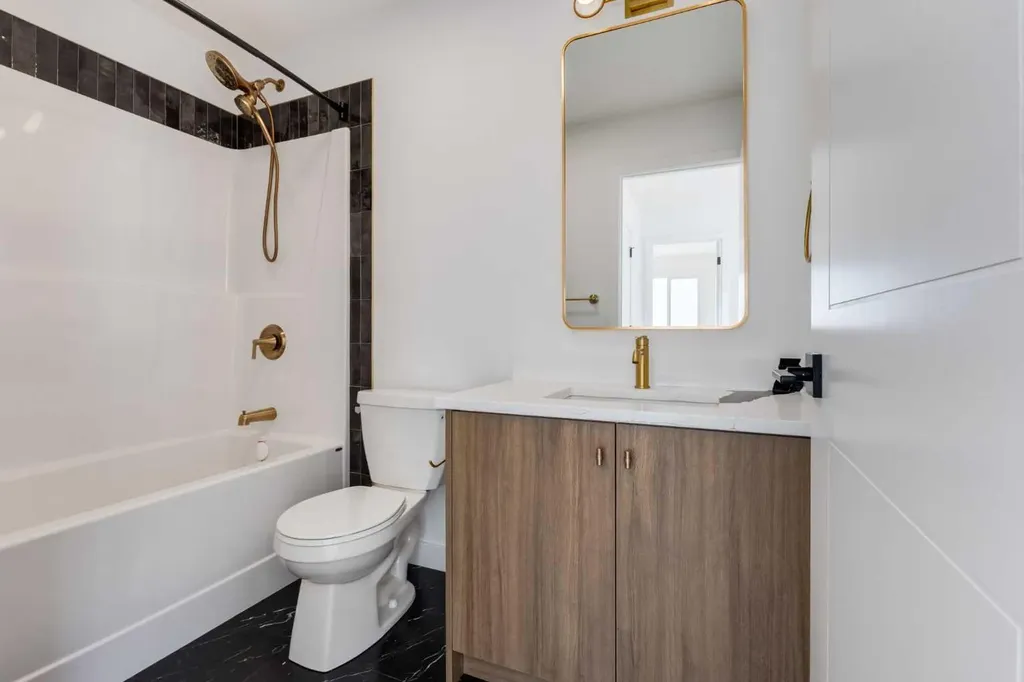 218 Greystone Boulevard Cochrane AB T4C 3K3