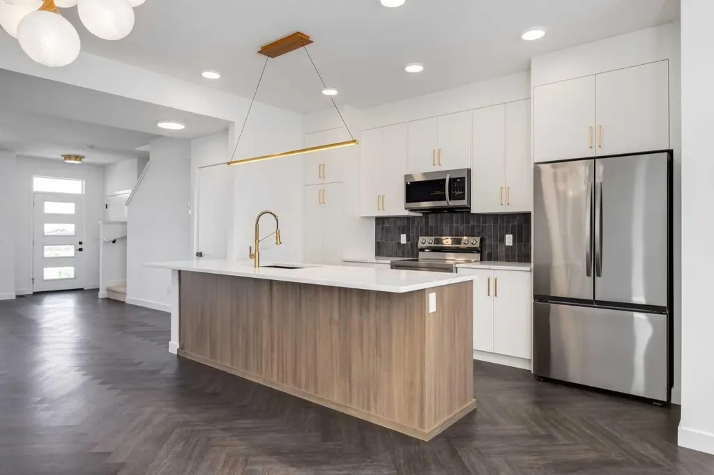 218 Greystone Boulevard Cochrane AB T4C 3K3