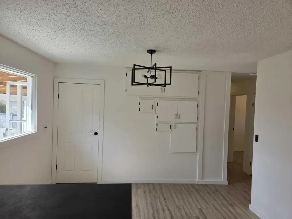 3532 50 Avenue E Innisfail AB T4G 1J1