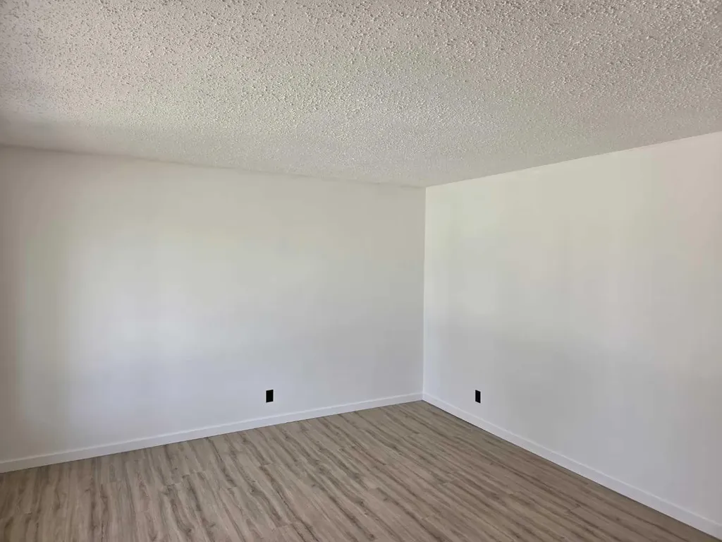 3532 50 Avenue E Innisfail AB T4G 1J1