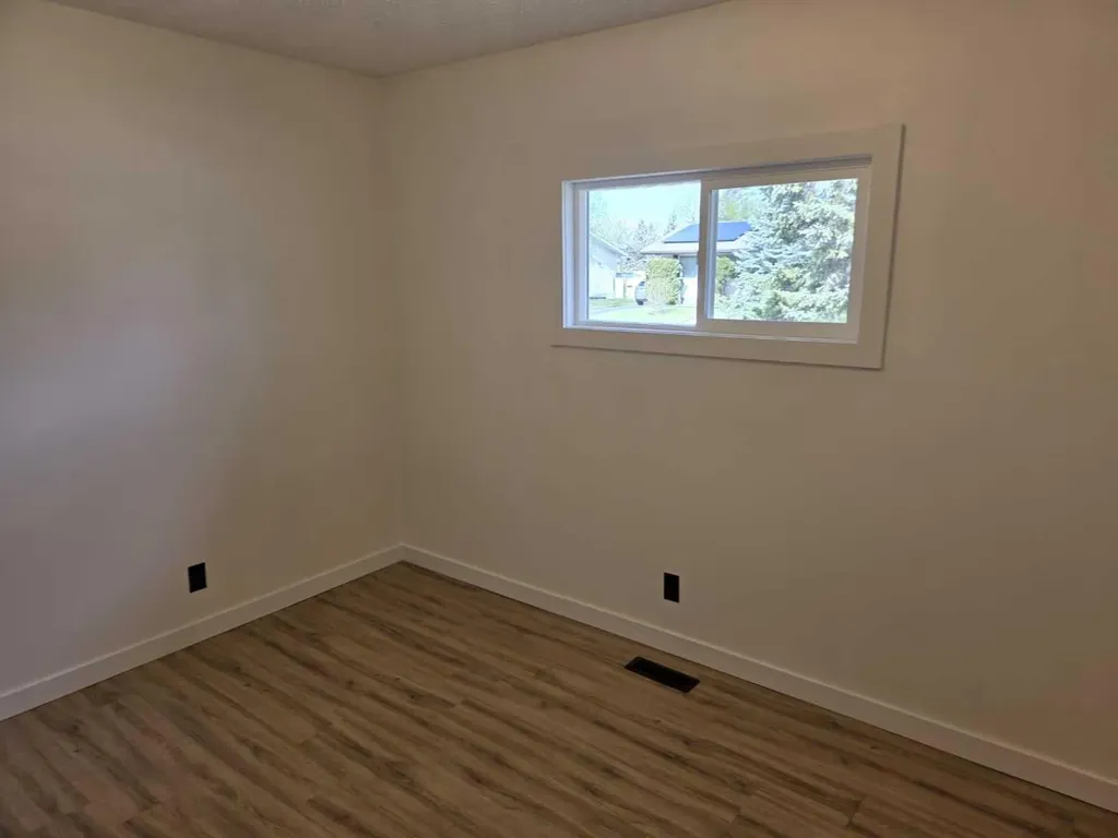 3532 50 Avenue E Innisfail AB T4G 1J1