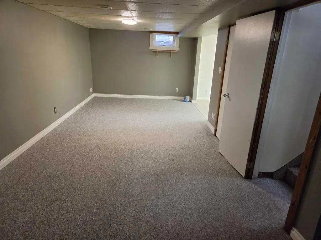 3532 50 Avenue E Innisfail AB T4G 1J1