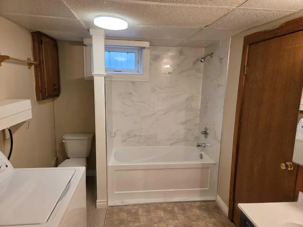 3532 50 Avenue E Innisfail AB T4G 1J1
