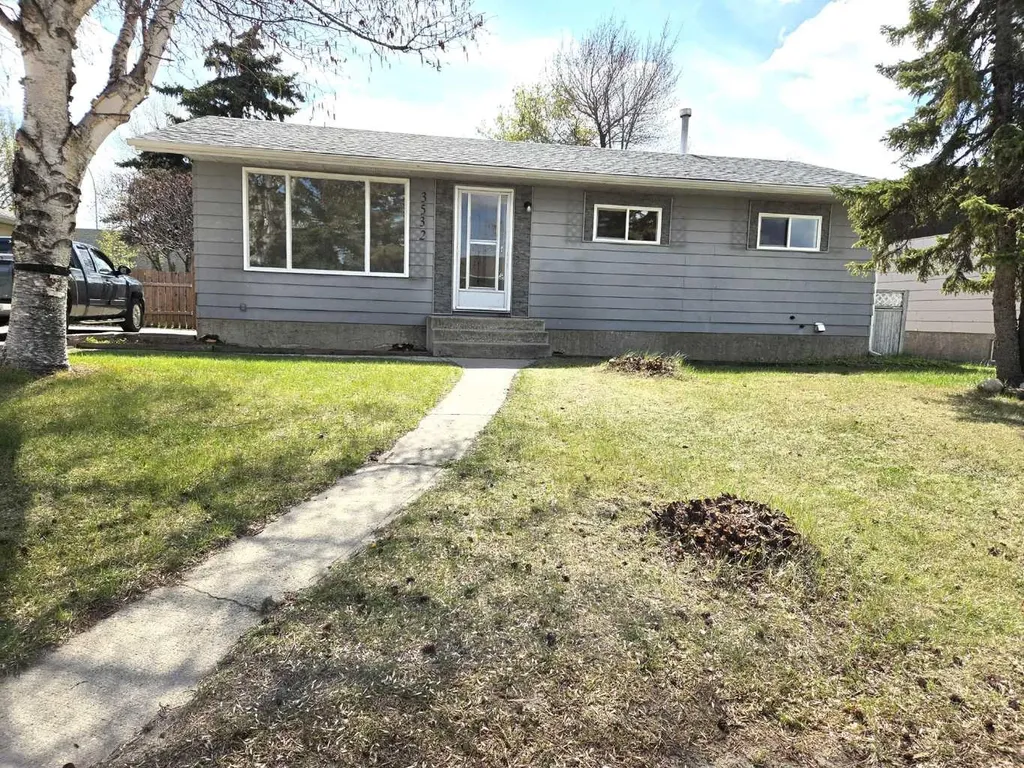 3532 50 Avenue E Innisfail AB T4G 1J1