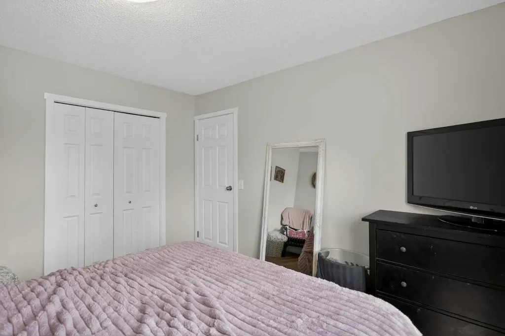 131 Templehill Drive NE Calgary AB T1Y 4T1