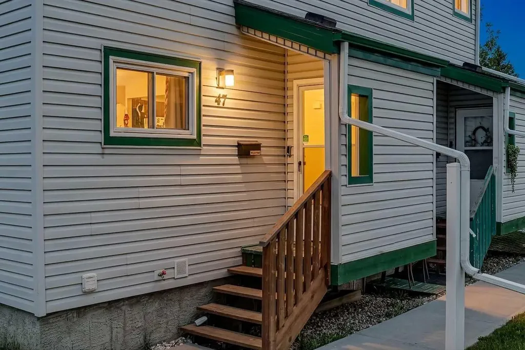 131 Templehill Drive NE Calgary AB T1Y 4T1