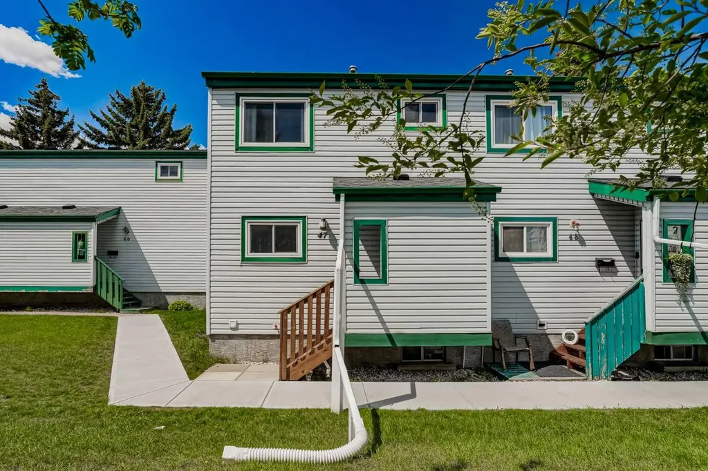 131 Templehill Drive NE Calgary AB T1Y 4T1