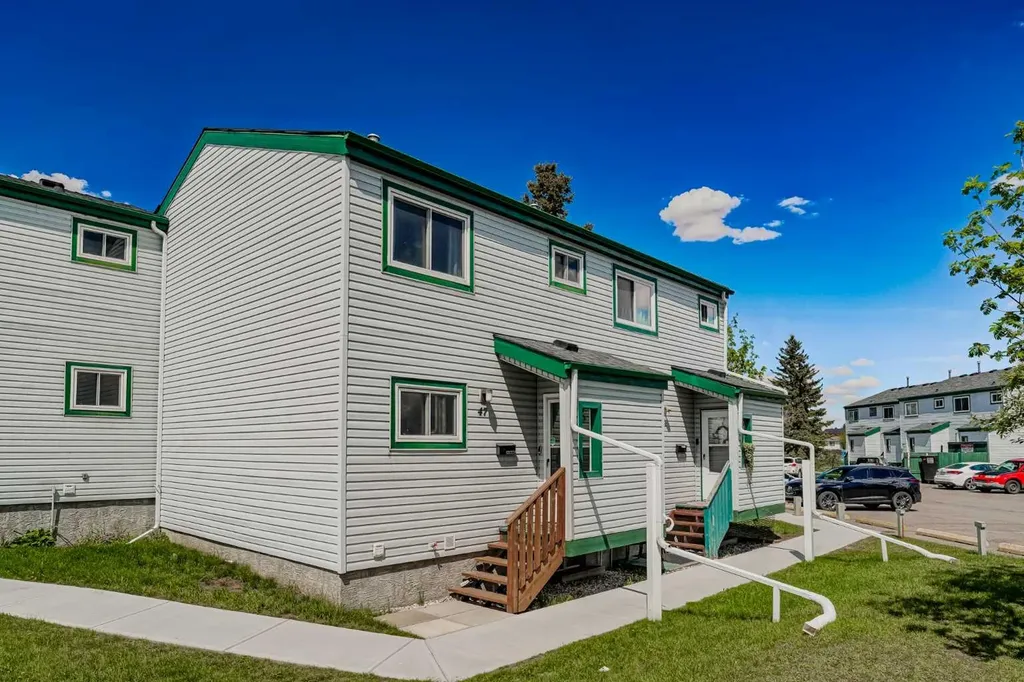 131 Templehill Drive NE Calgary AB T1Y 4T1
