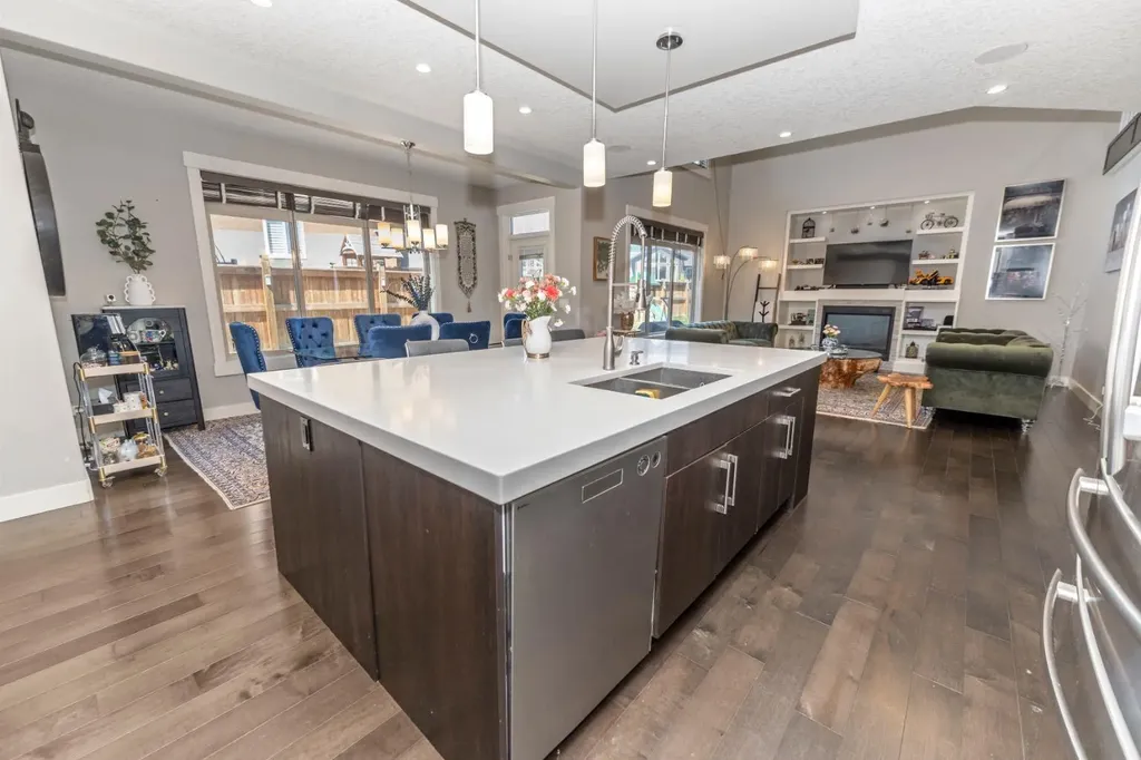 249 Kinniburgh Boulevard Chestermere AB T1X 0R7