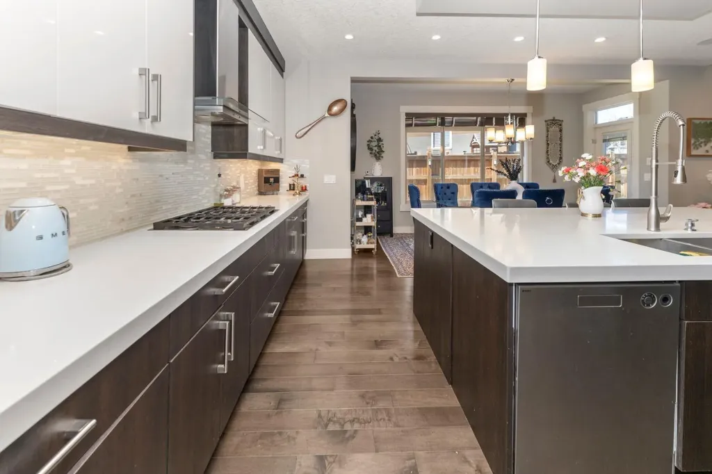 249 Kinniburgh Boulevard Chestermere AB T1X 0R7