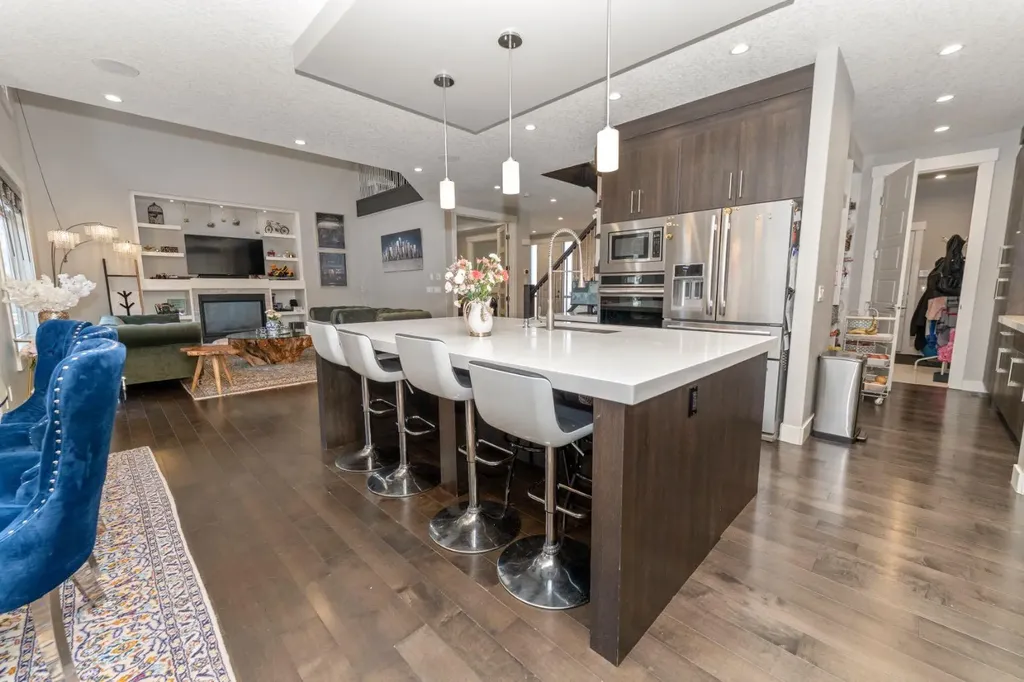 249 Kinniburgh Boulevard Chestermere AB T1X 0R7