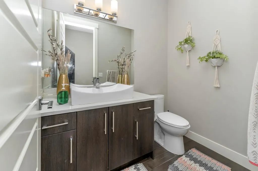 249 Kinniburgh Boulevard Chestermere AB T1X 0R7