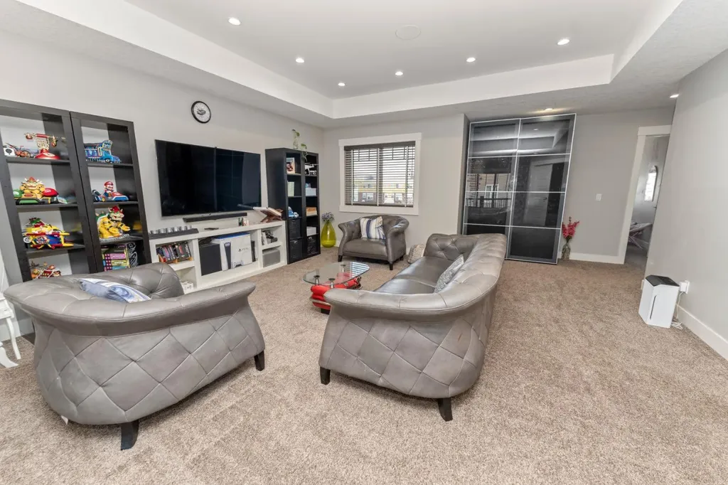 249 Kinniburgh Boulevard Chestermere AB T1X 0R7