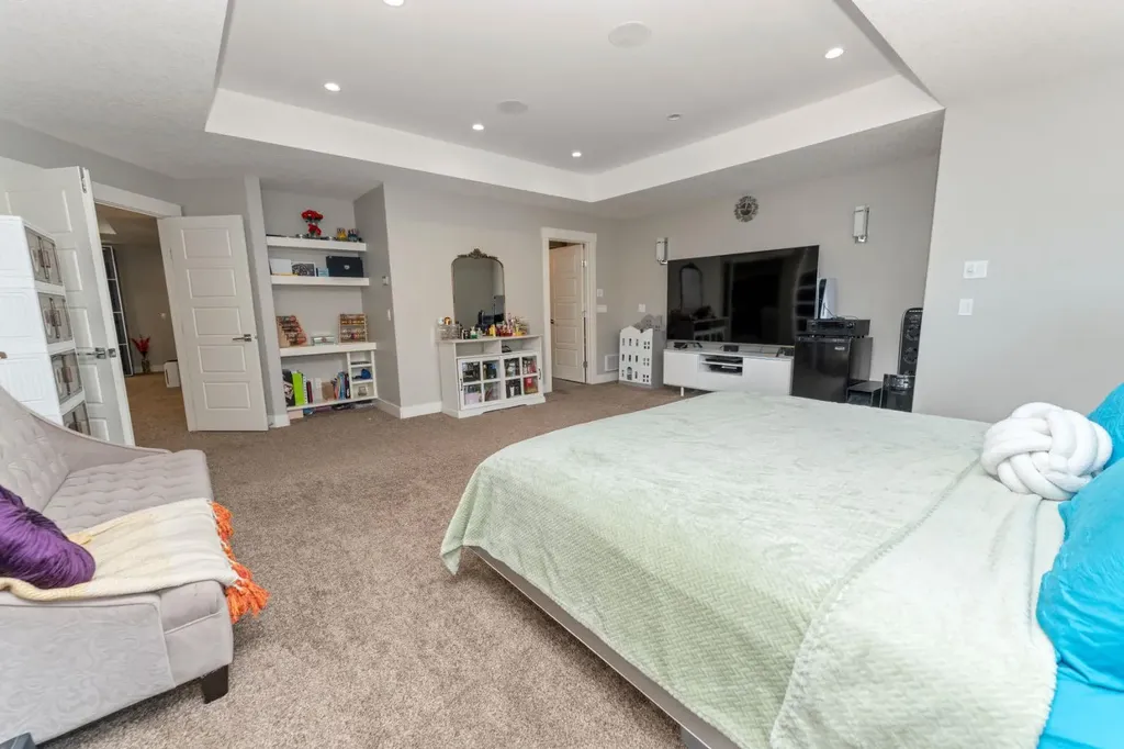 249 Kinniburgh Boulevard Chestermere AB T1X 0R7