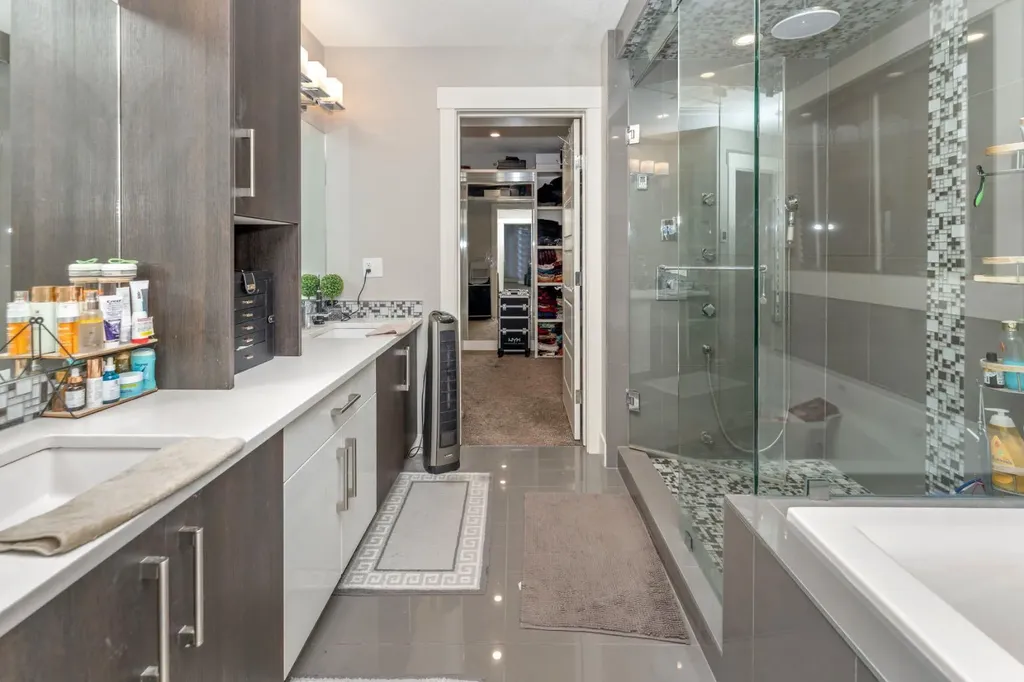249 Kinniburgh Boulevard Chestermere AB T1X 0R7