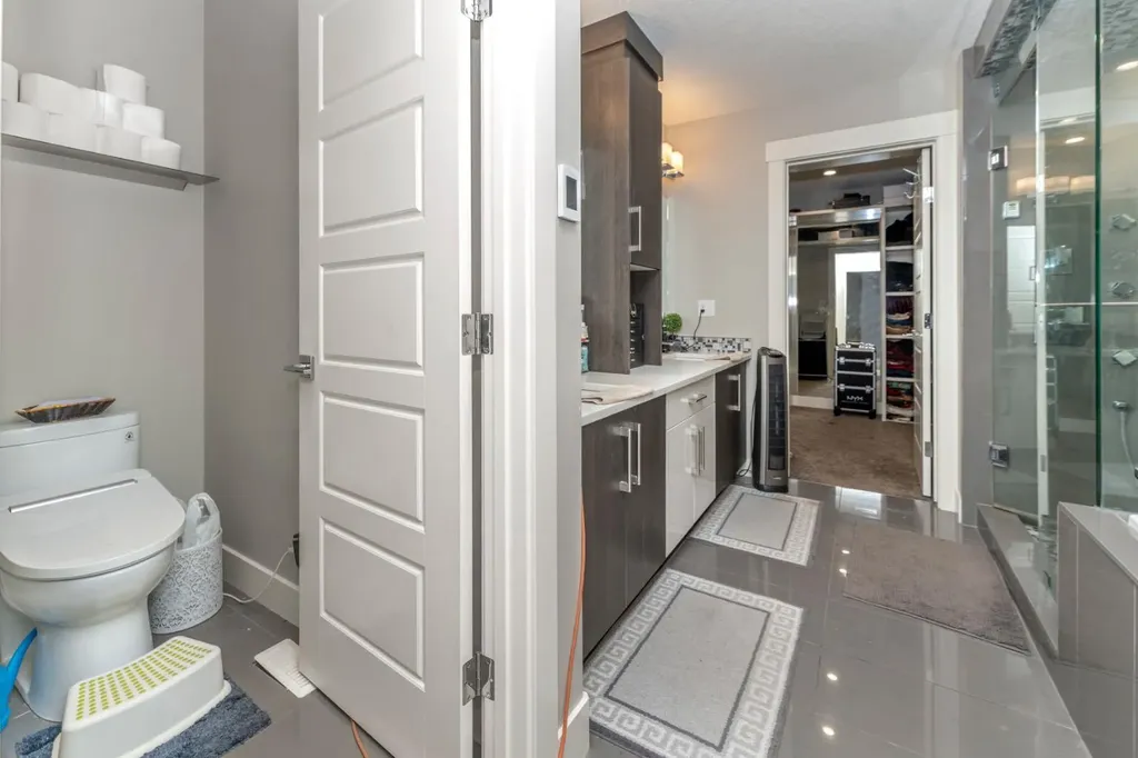 249 Kinniburgh Boulevard Chestermere AB T1X 0R7