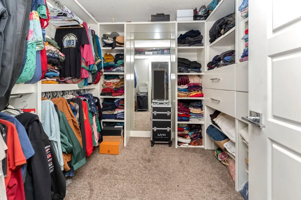 249 Kinniburgh Boulevard Chestermere AB T1X 0R7