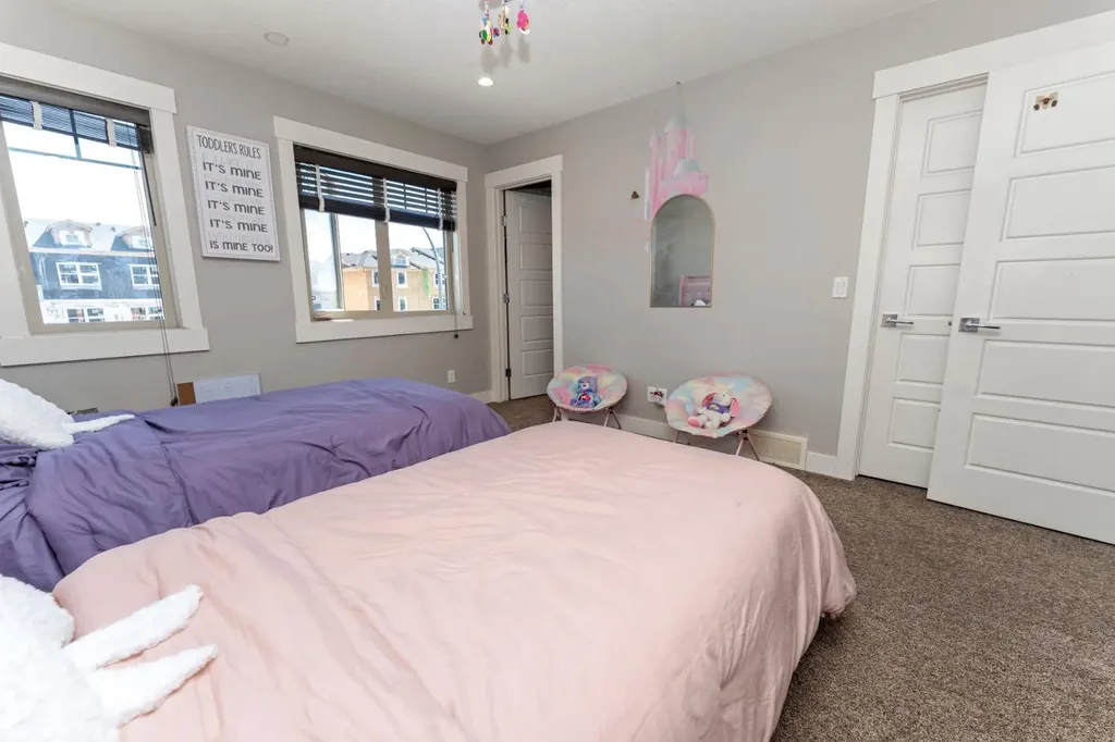 249 Kinniburgh Boulevard Chestermere AB T1X 0R7