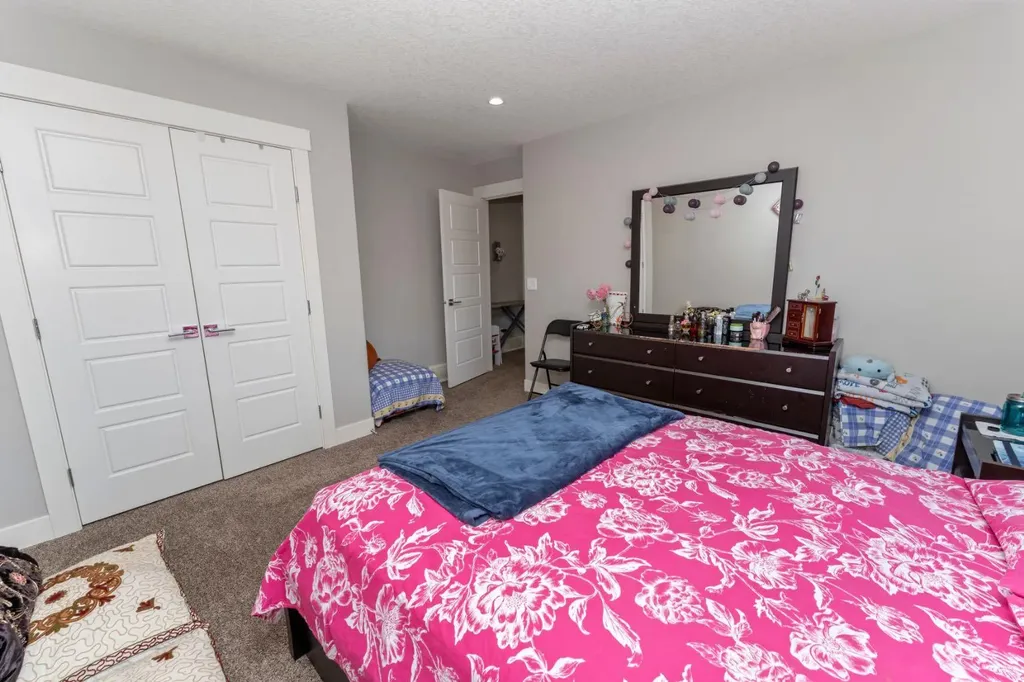 249 Kinniburgh Boulevard Chestermere AB T1X 0R7