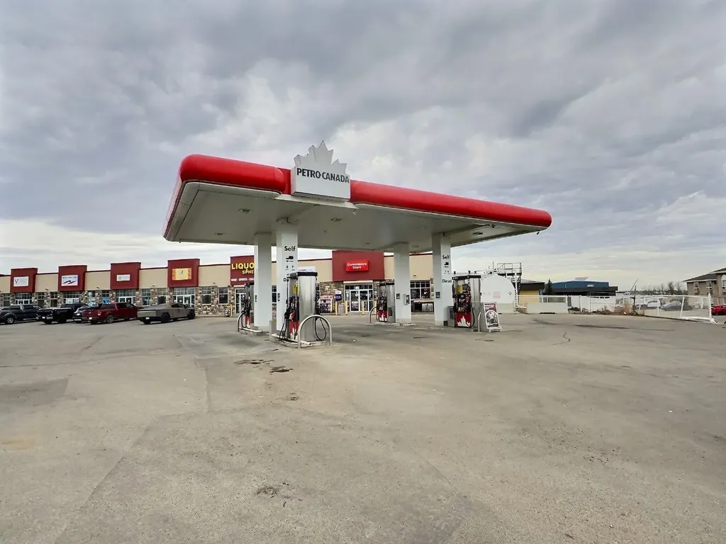 6701 53 Highway Ponoka AB T4J 1K3