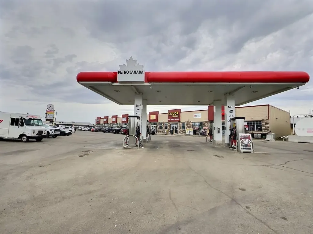 6701 53 Highway Ponoka AB T4J 1K3