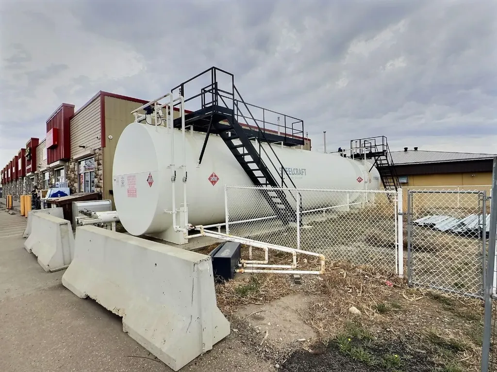 6701 53 Highway Ponoka AB T4J 1K3