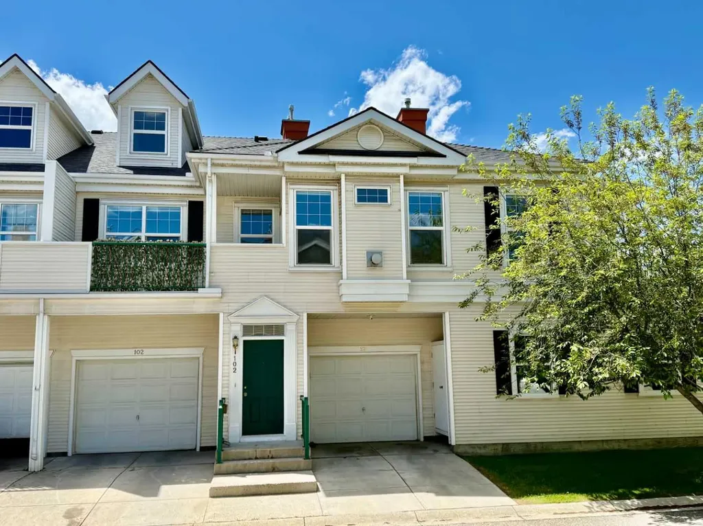 102 Prestwick Gardens SE Calgary AB T2Z 3V4