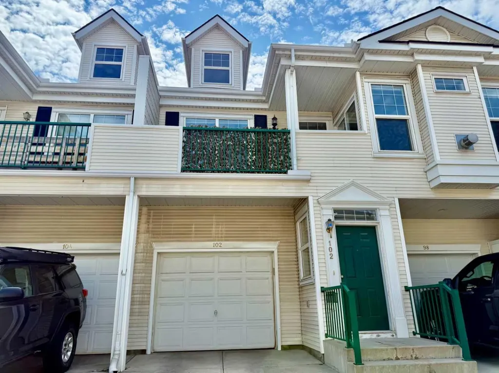 102 Prestwick Gardens SE Calgary AB T2Z 3V4