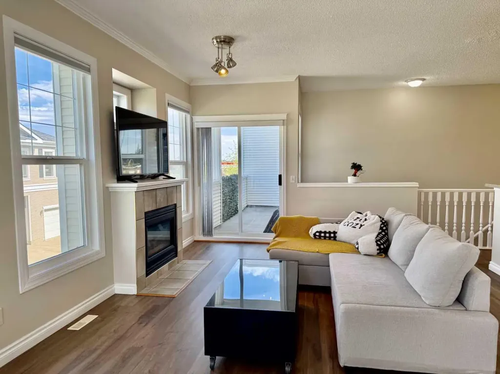 102 Prestwick Gardens SE Calgary AB T2Z 3V4