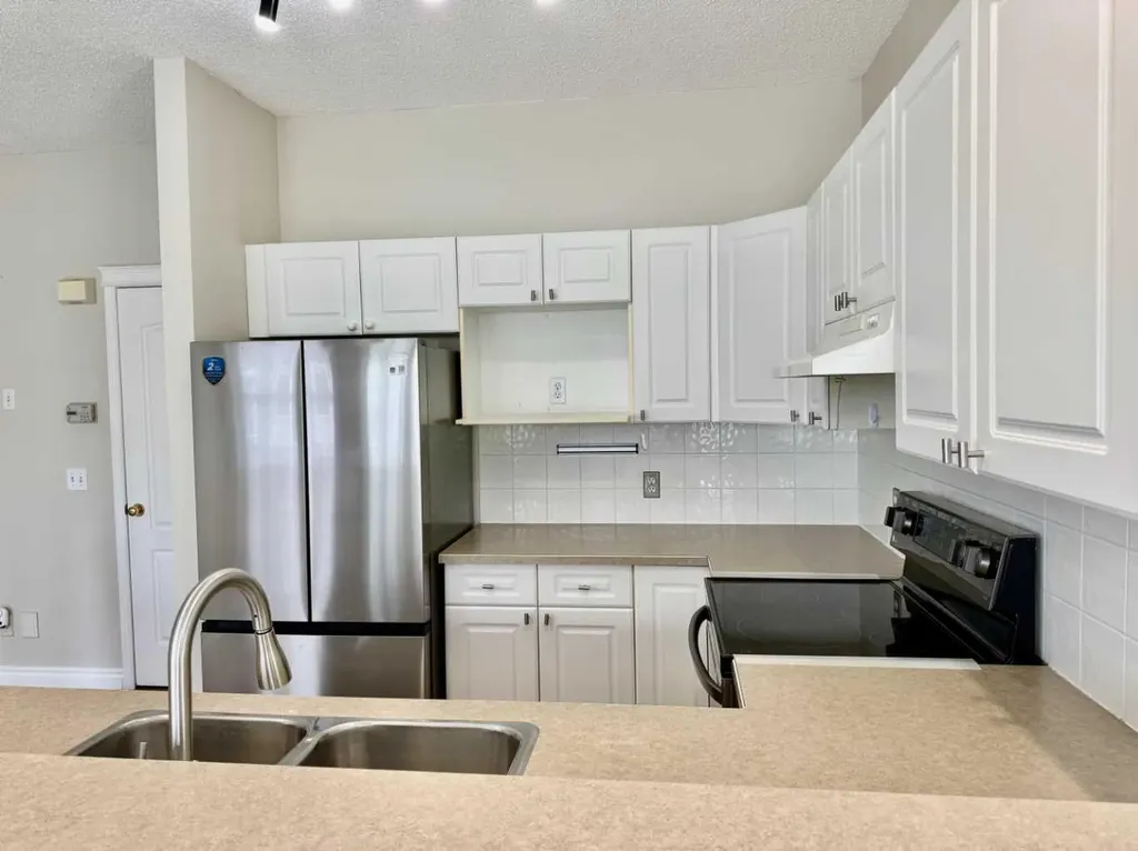 102 Prestwick Gardens SE Calgary AB T2Z 3V4