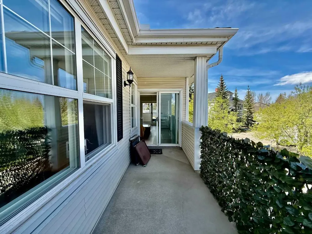 102 Prestwick Gardens SE Calgary AB T2Z 3V4