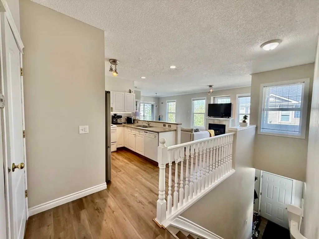 102 Prestwick Gardens SE Calgary AB T2Z 3V4