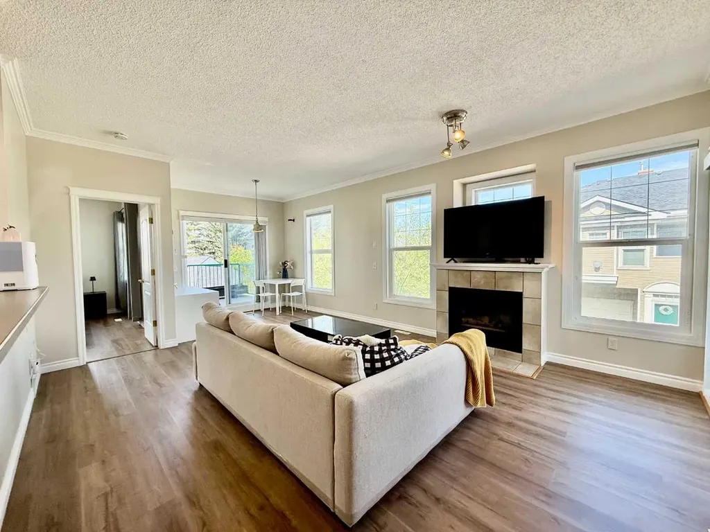 102 Prestwick Gardens SE Calgary AB T2Z 3V4