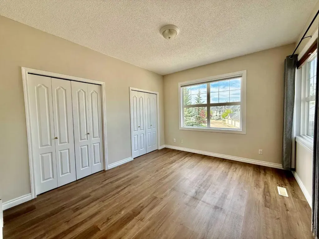 102 Prestwick Gardens SE Calgary AB T2Z 3V4