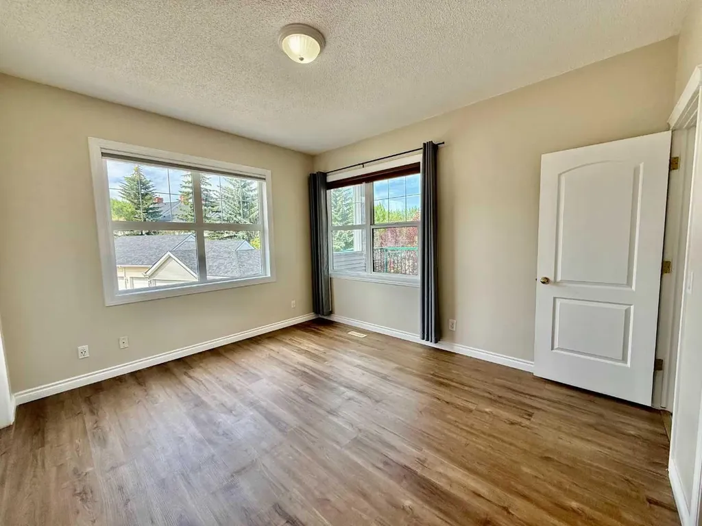 102 Prestwick Gardens SE Calgary AB T2Z 3V4