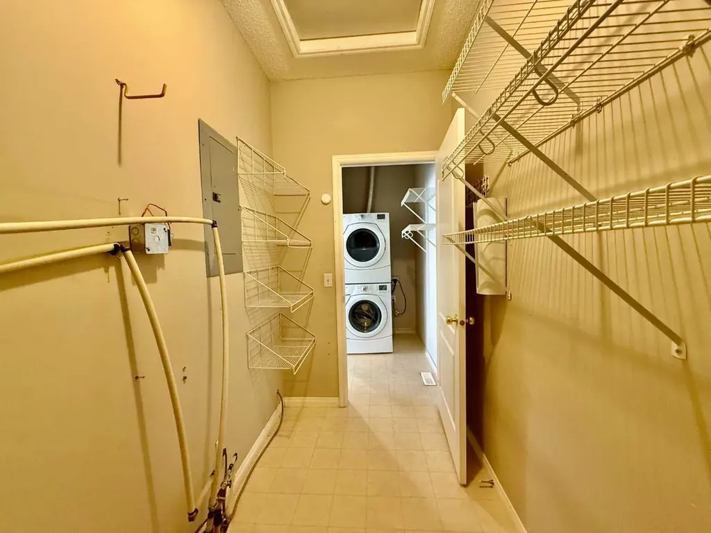 102 Prestwick Gardens SE Calgary AB T2Z 3V4