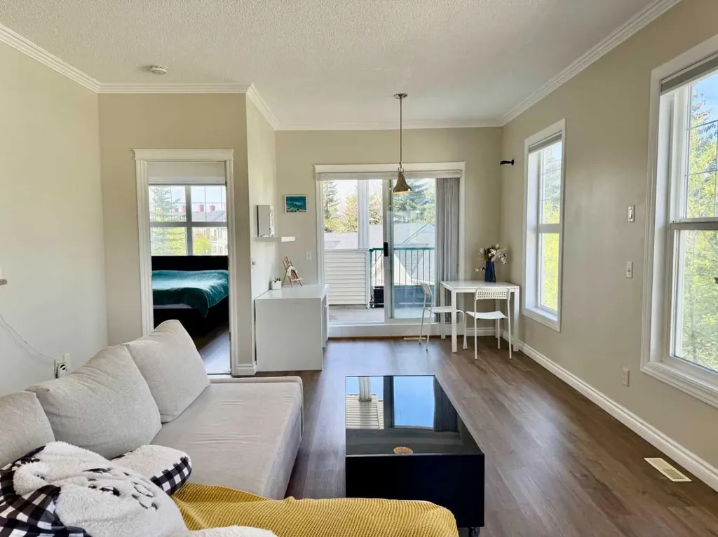 102 Prestwick Gardens SE Calgary AB T2Z 3V4