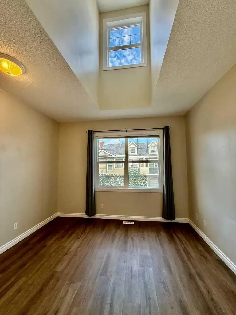 102 Prestwick Gardens SE Calgary AB T2Z 3V4