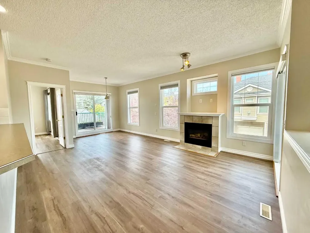 102 Prestwick Gardens SE Calgary AB T2Z 3V4