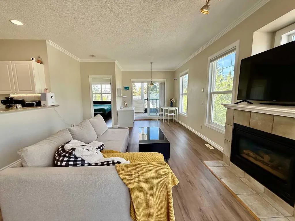 102 Prestwick Gardens SE Calgary AB T2Z 3V4