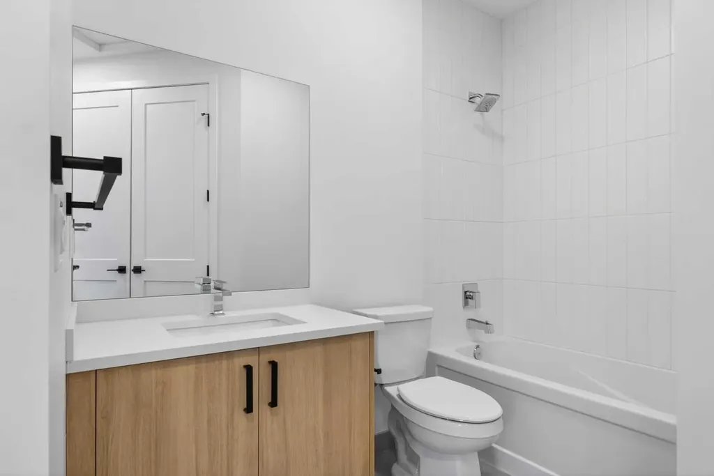 4907 Bowness Road NW Calgary AB T3B 1H1