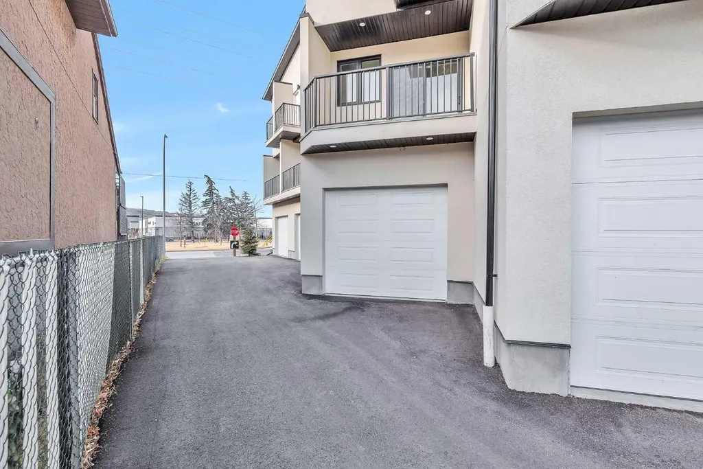 4907 Bowness Road NW Calgary AB T3B 1H1