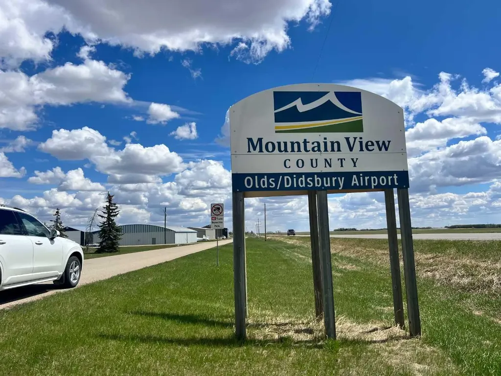 1436 Township Road 320 Didsbury AB T4H 4M4