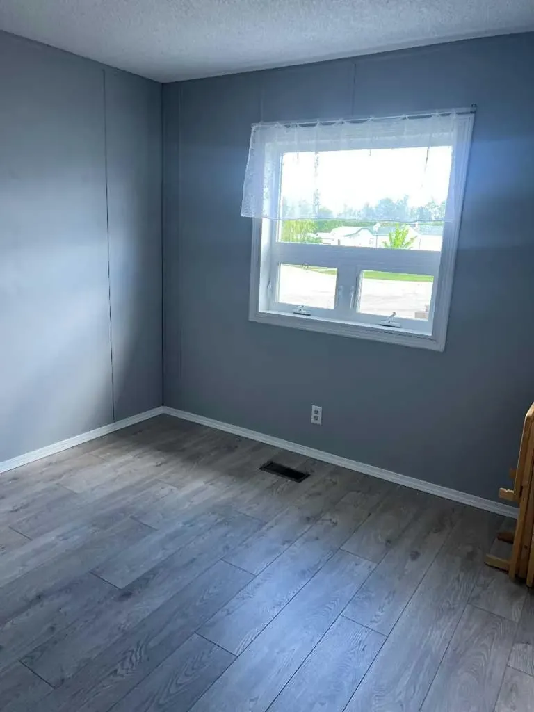 403 9 Street Fox Creek AB T0H 1P0