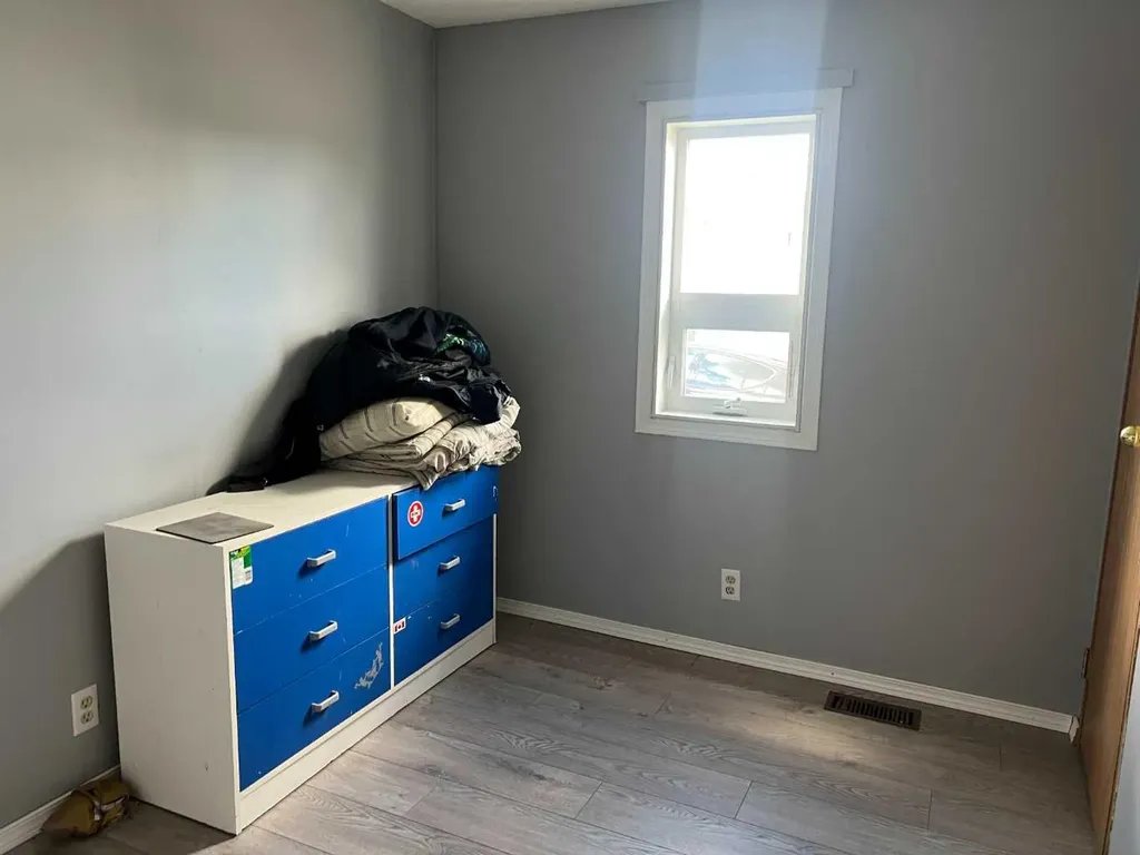 403 9 Street Fox Creek AB T0H 1P0